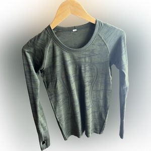 Lululemon swiftly tech 2.0 longsleeve shirt thumb holes Womens size 6 Camo print